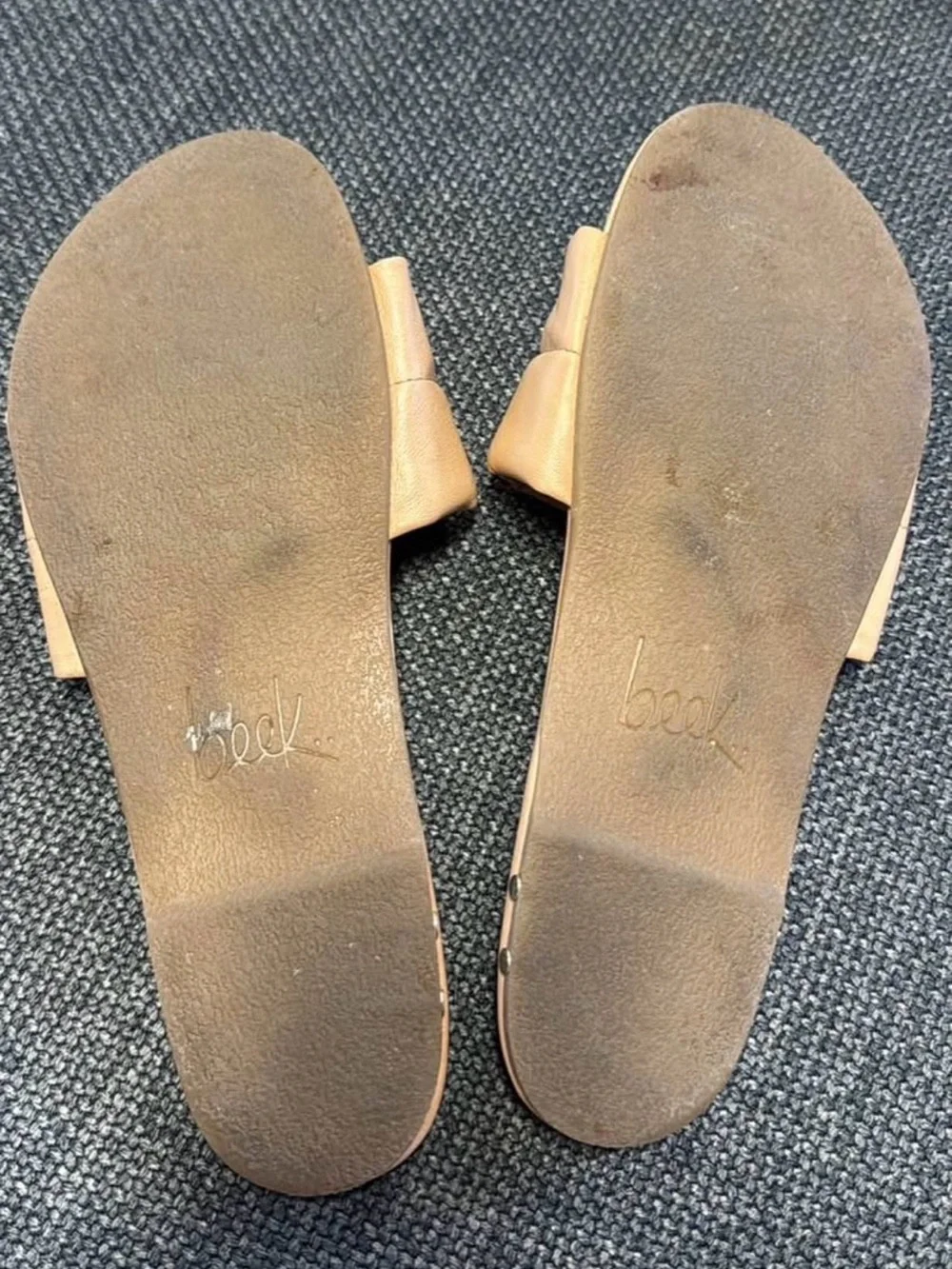 Beek Women’s Sandals Size 9